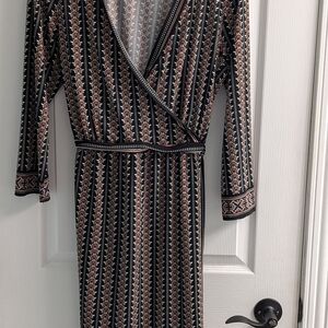 Max Studio Black and Red Geometric Long Sleeve Dress